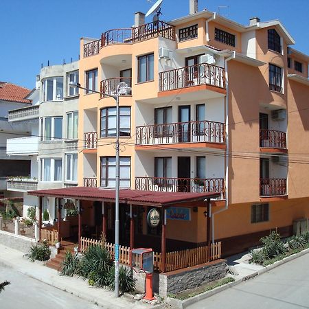 Lazur Hotel Ravda Esterno foto