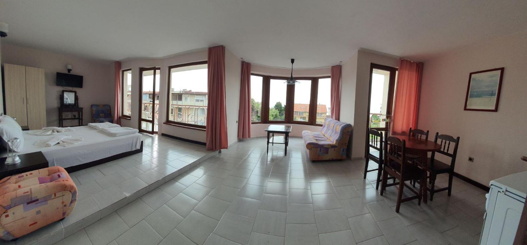 Lazur Hotel Ravda Esterno foto