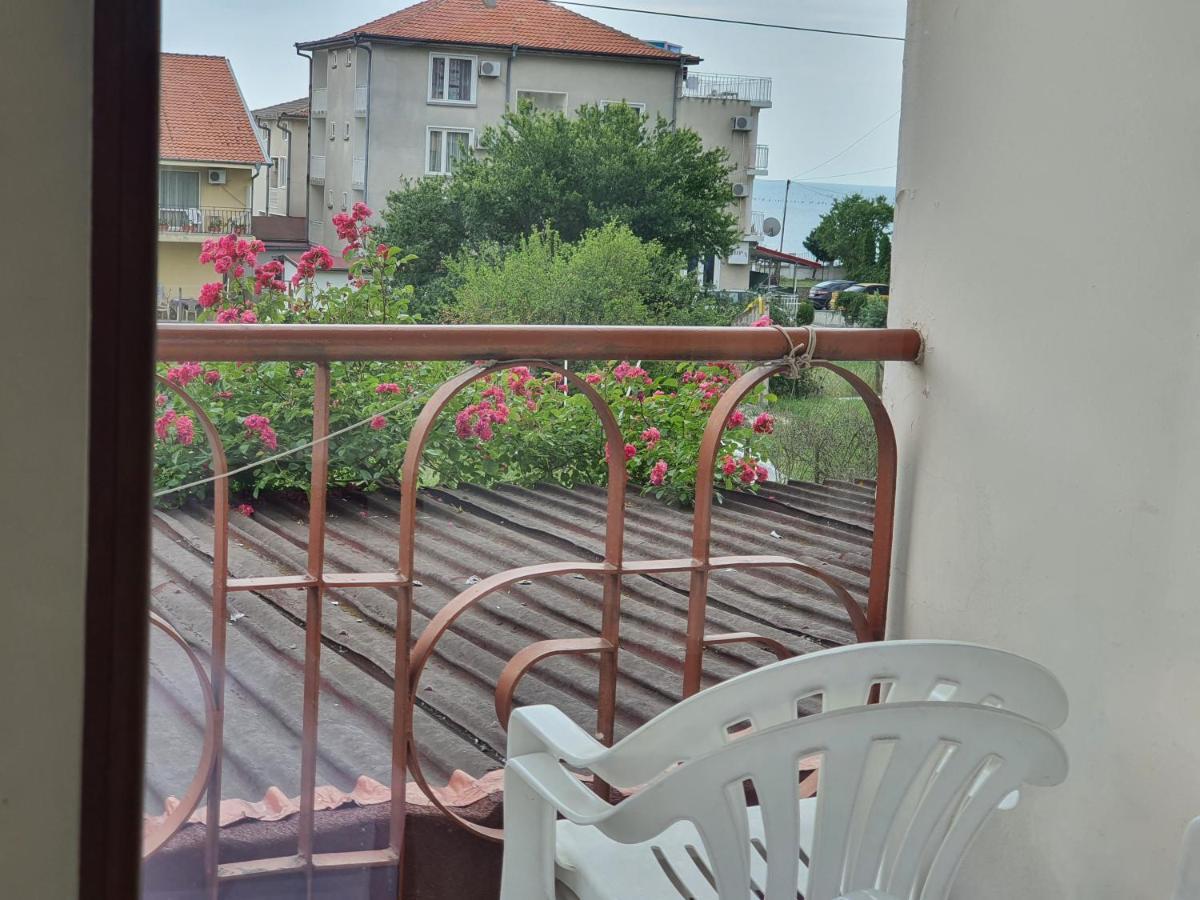 Lazur Hotel Ravda Esterno foto