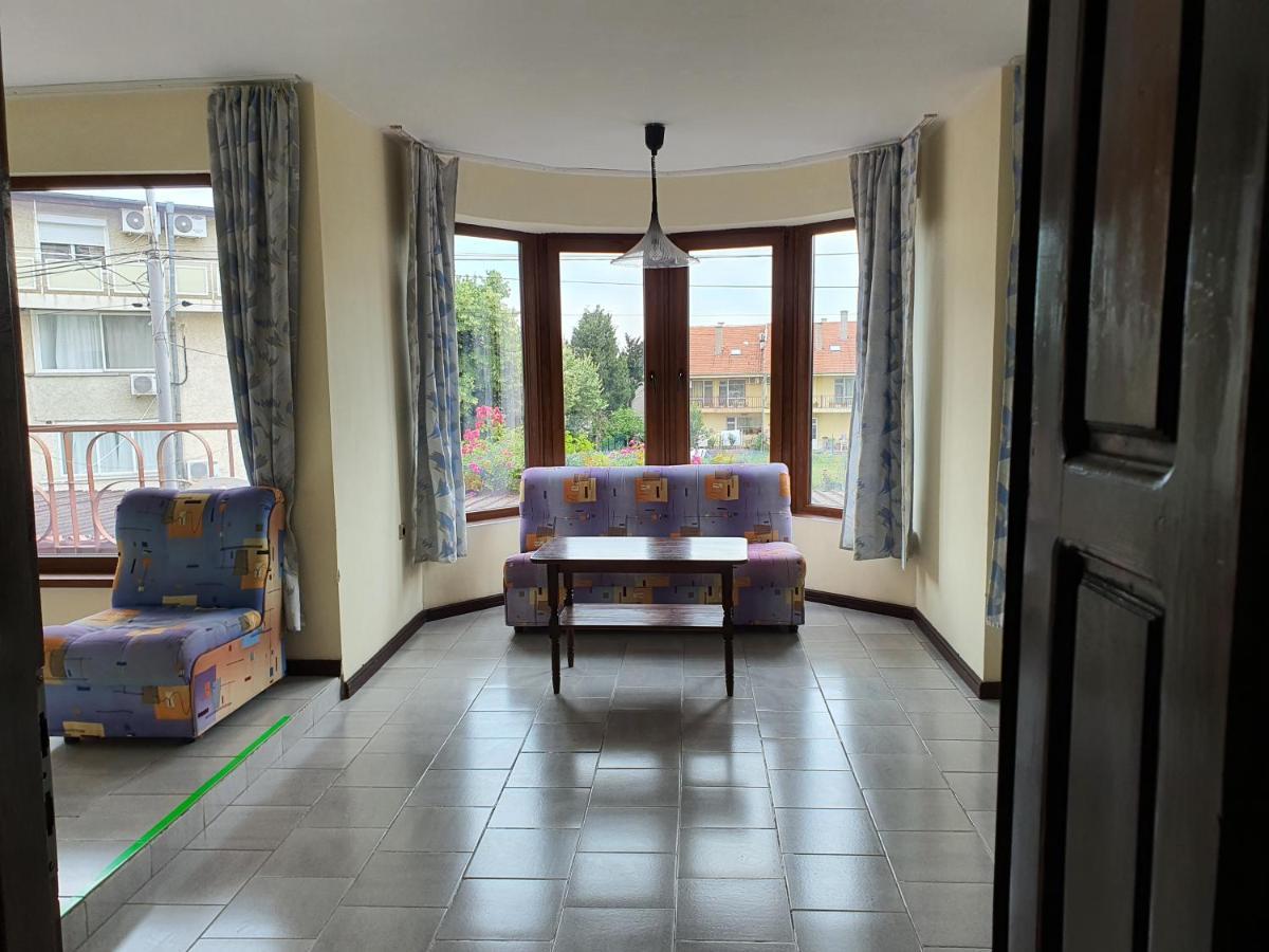Lazur Hotel Ravda Esterno foto
