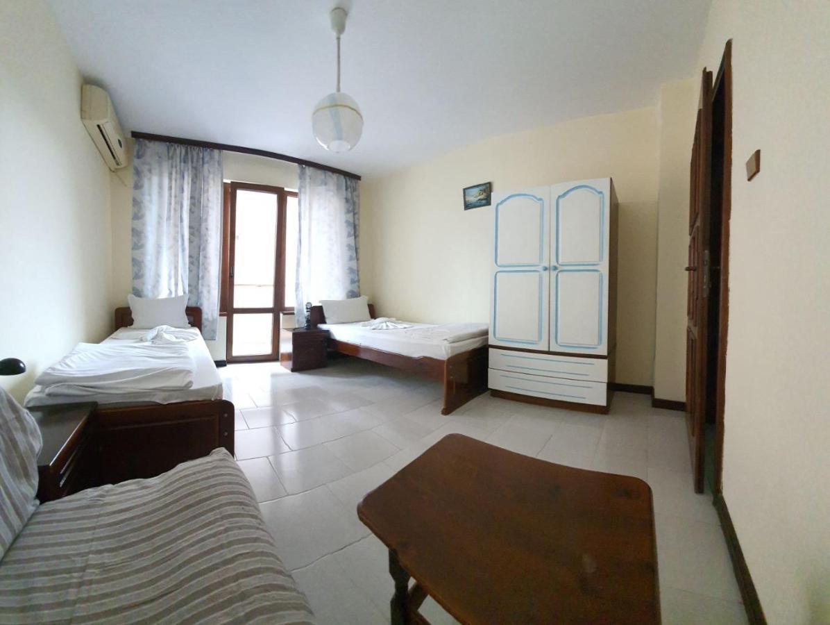 Lazur Hotel Ravda Esterno foto