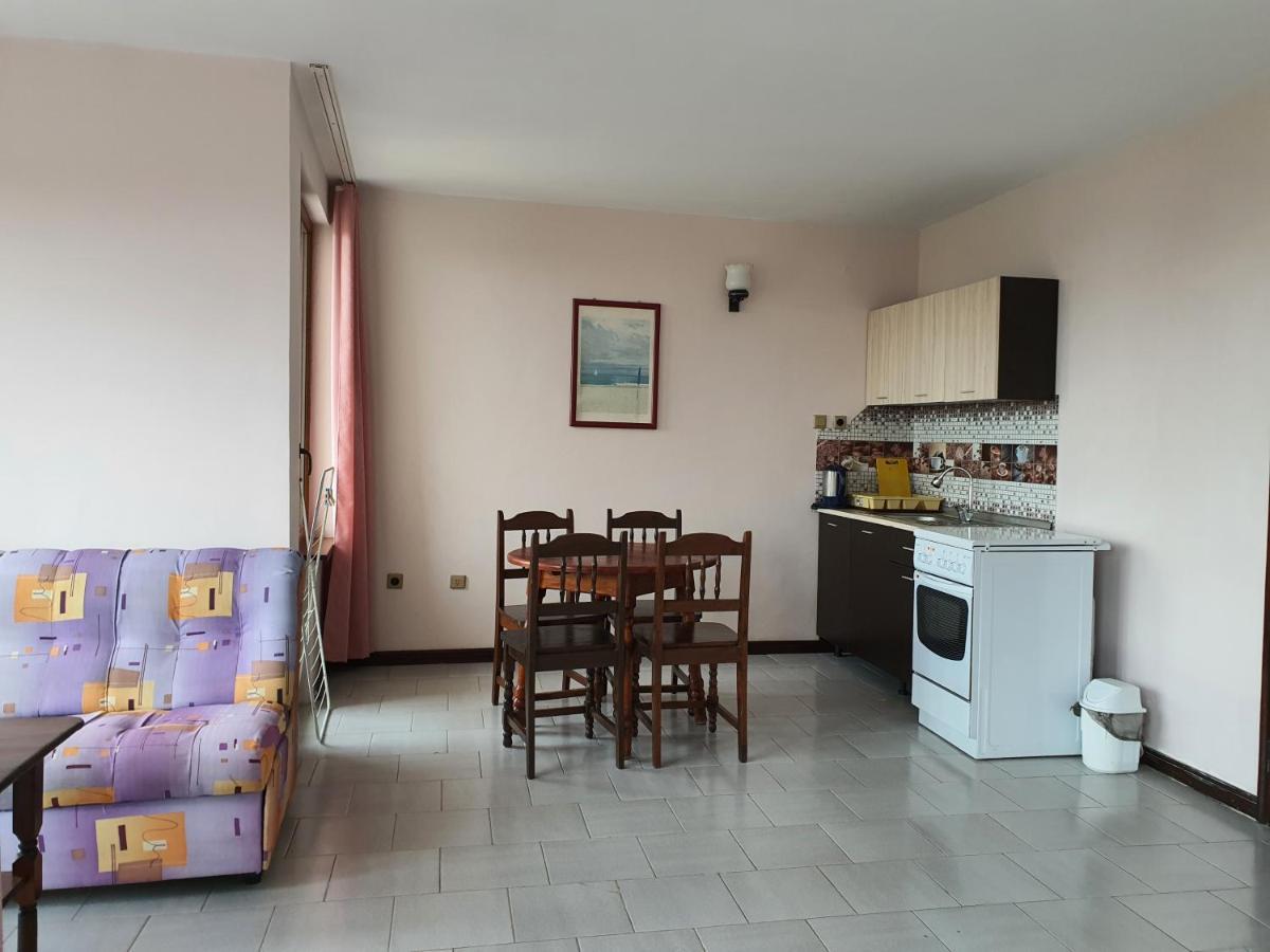 Lazur Hotel Ravda Esterno foto