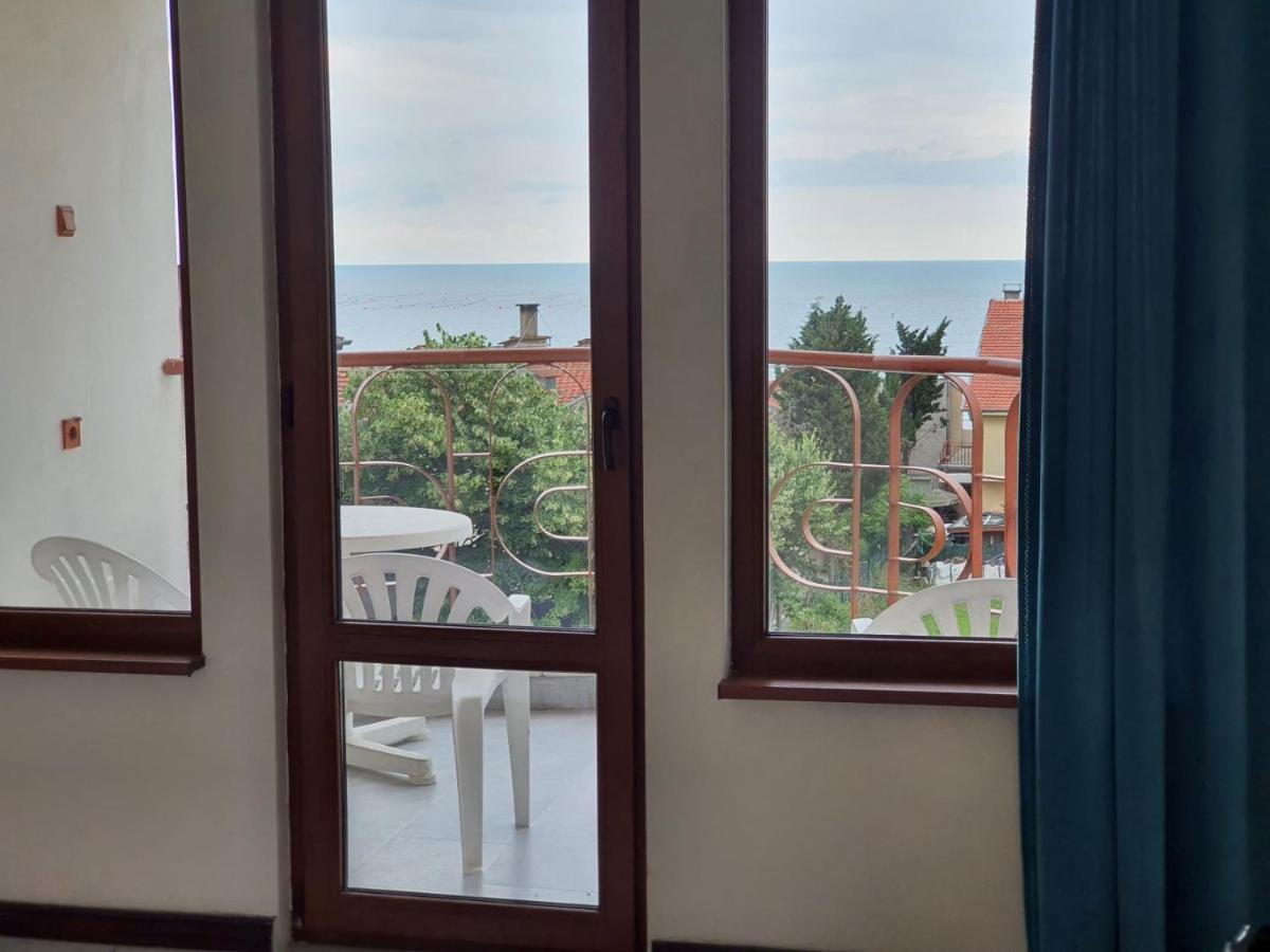 Lazur Hotel Ravda Esterno foto