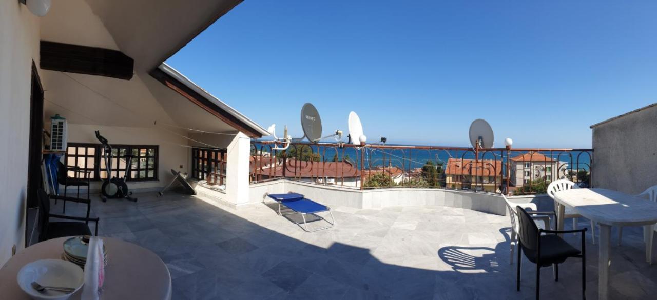 Lazur Hotel Ravda Esterno foto