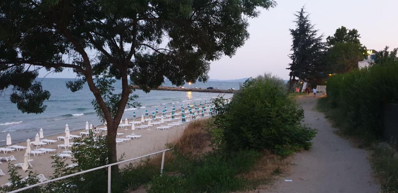 Lazur Hotel Ravda Esterno foto